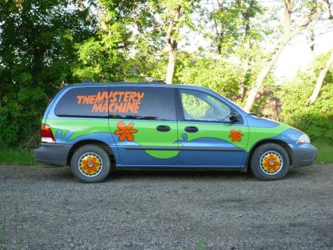 Scooby Doo Mystery Machine by luckylynda74 is licensed under CC BY 2.0.
